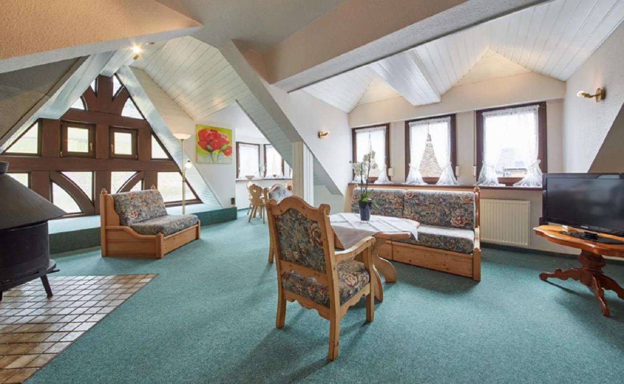 Gaestehaus Zur Traube Reil Exteriör bild